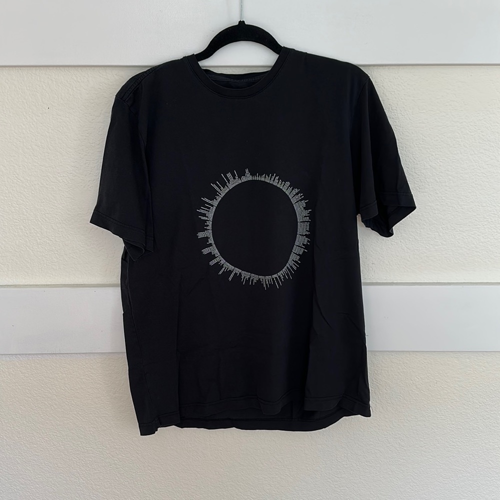 Apple Mens Short Sleeve t shirt- Infinite Loop Eclipse Macintosh